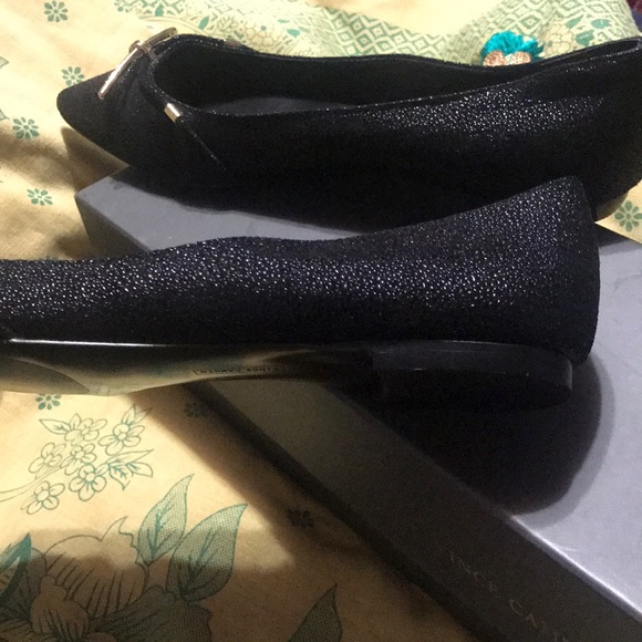 🥰 VINCE CAMUTO black leather pointed flats 🥿 - Picture 5 of 6